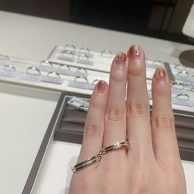 【アイプリモ(I-PRIMO)の口コミ】 中心がピンクゴールドになっており、手元になじむデザインです。特に中心…