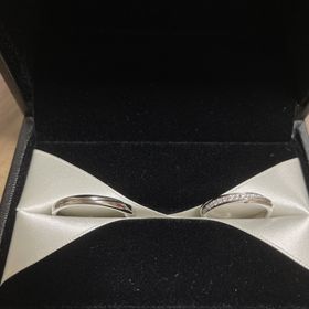 【エクセルコダイヤモンド(EXELCO DIAMOND)の口コミ】 ウェーブタイプの指輪を探していて、試着時にダイヤモンドの輝きに一目惚…