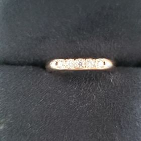 【ラザール ダイヤモンド(LAZARE DIAMOND)の口コミ】 ダイヤがとてもきれいで、肌馴染みのよいピンクゴールドでした。自分の手…