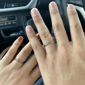 【ケイウノ ブライダル(K.UNO BRIDAL)の口コミ】 デザインが可愛いです。
女性のリングには石も埋まっていて華やかです。
…