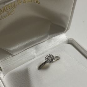 【WATANABE / 卸商社直営　渡辺の口コミ】 最初はウェーブしたデザインを探していたのですが、1度では決めきれずその…