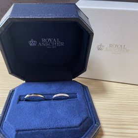 【ROYAL ASSCHER(ロイヤル・アッシャー)の口コミ】 ストレートタイプでシンプルだけどキラッと輝くダイヤが付いている指輪を…