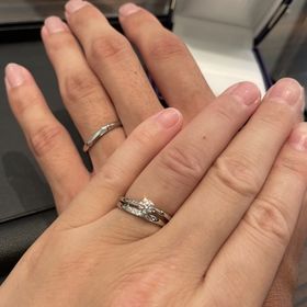 【俄(にわか)の口コミ】 ウェーブの形は指が細く見え、指なじみがとってもいいです。デザインもお…