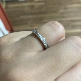 【銀座ダイヤモンドシライシの口コミ】 指輪のテイストをお伝えしたところ、いろんな指輪を持ってきてくださって…