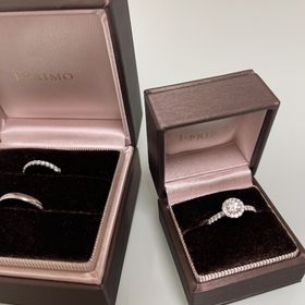 【アイプリモ(I-PRIMO)の口コミ】 ダイヤをぐるっと囲んでいるクズダイヤのおかげで、中央のダイヤの1.5倍ほ…