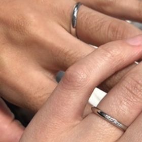 【銀座ダイヤモンドシライシの口コミ】 シンプルながらどちらも上品で一生つけるのにぴったりだと感じました。二…