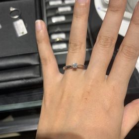 【エクセルコダイヤモンド(EXELCO DIAMOND)の口コミ】 海外ハイブランドから国内ブランドまで10店舗ほど周りました。ダイヤがと…