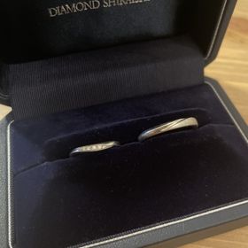 【銀座ダイヤモンドシライシの口コミ】 ずっと王道のストレート・ダイヤ無しの結婚指輪に憧れがありましたが、実…
