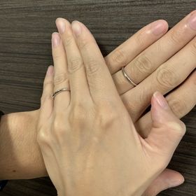 【ケイウノ ブライダル(K.UNO BRIDAL)の口コミ】 指輪をつけていても邪魔にならないシンプルなものを探していました。シン…