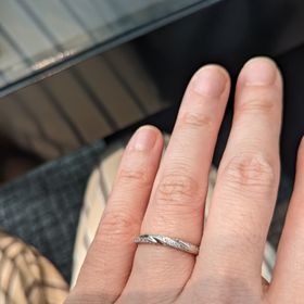 【エクセルコダイヤモンド(EXELCO DIAMOND)の口コミ】 ダイヤの質はとてもいいとのこと。デザインも豊富でいろいろと試着をさせ…