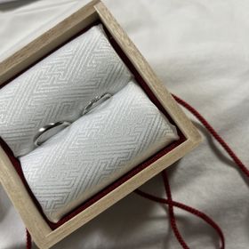 【TOMOE(トモエ)の口コミ】 ストレートリングでなく少しウェーブになってる物希望で店員さんに探して…