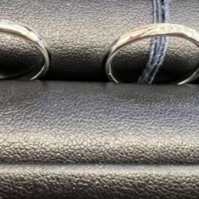 【PILOT BRIDAL(パイロットブライダル)の口コミ】 色々な指輪を試着や見学させていただいたが、
購入したものの見た目が好み…