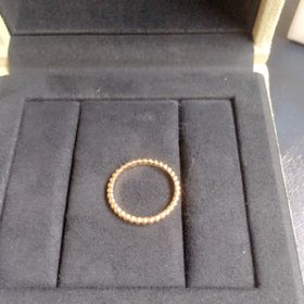 【ヴァン クリーフ＆アーペル(Van Cleef & Arpels)の口コミ】 ペアではなくお互い好きなデザインを選びました。シンプルなのですが、存…