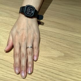 【voulez vous(ヴーレ・ヴー)の口コミ】 つや消しも併せて楽しめる珍しいデザインが気に入りました。オンオフ、フ…