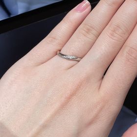 【アイプリモ(I-PRIMO)の口コミ】 コンビネーションの指輪を探しておりました。また、ウェーブがいいかなと…