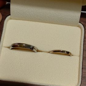 【TANZO.(鍛造指輪)の口コミ】 色々調べて一番品質が良さそうでした。
強度が強い製法だそうで、歪んだり…