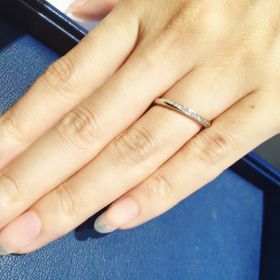 【銀座ダイヤモンドシライシの口コミ】 私の手は水かきが大きいので、ややウェーブのデザインが似合うということ…