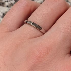 【GALA JEWELRY(ガラジュエリー)の口コミ】 シンプルなデザインで、日常的に使いやすく、さりげなく着用したい自分に…