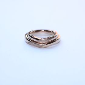 【TANZO.(鍛造指輪)の口コミ】 職業柄、水や薬を扱う仕事なのですぐに壊れそうな指輪は嫌でした。TANZO.…