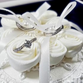 【4℃ BRIDAL(ヨンドシーブライダル)の口コミ】 彼が候補として選んでくれたデザインの中から、歳をとっても使いやすいよ…