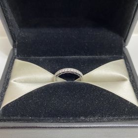 【エクセルコダイヤモンド(EXELCO DIAMOND)の口コミ】 選んだ指輪はエタニティタイプで側面にレースのミル打ちのしてある繊細な…