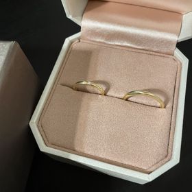 【TRECENTI(トレセンテ)の口コミ】 普段ゴールド系のアクセサリーをよくつけるので
普段使いにも合うようにと…