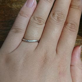 【CAFERING(カフェリング)の口コミ】 彼がピンクダイヤモンドにこだわっていて、店員さんが私の指の形から勧め…