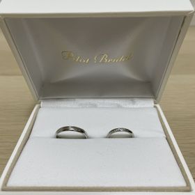 【PILOT BRIDAL(パイロットブライダル)の口コミ】 シンプルでとても着け心地がよくて
綺麗なデザインのリングだからです。
…