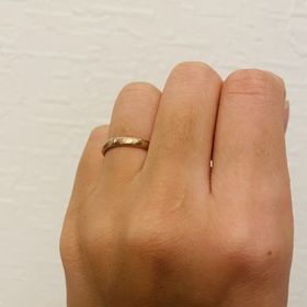 【YUKA HOJO(ユカホウジョウ)の口コミ】 価格や着け心地などを気にして色々見ていた結果こちらの指輪のデザインが…