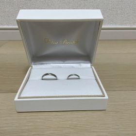 【PILOT BRIDAL(パイロットブライダル)の口コミ】 シンプルでとても着け心地が良くて綺麗なデザインのリングだからです。数…