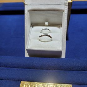 【ENUOVE(イノーヴェ)の口コミ】 候補に上がっていた指輪を全て付けさせていただいたのですが、
ダントツで…