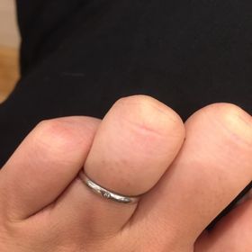 【Mariage ent(マリアージュエント)の口コミ】 シンプルで使いやすい指輪を探し色々なお店を回りました。このリングは夫…