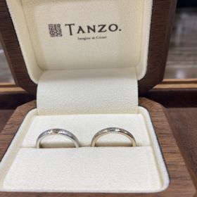 【TANZO.(鍛造指輪)の口コミ】 他の店舗も見てそこで気になる形があり、
それをイメージして、お互いの想…