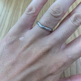 【銀座ダイヤモンドシライシの口コミ】 デザインとつけ心地で購入を決めました。スタッフの方の対応も押し売り感…