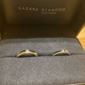 【ラザール ダイヤモンド(LAZARE DIAMOND)の口コミ】 婚約指輪と同じブランドで、かつ、女性側は婚約指輪とセットで付けれるデ…