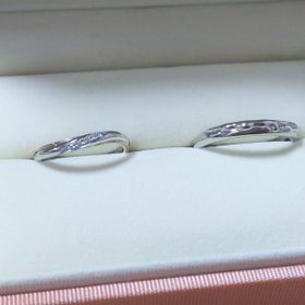 【ケイウノ ブライダル(K.UNO BRIDAL)の口コミ】 ディズニーデザインが豊富でプーさんのデザインの指輪があった為。また、…
