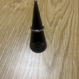 【俄(にわか)の口コミ】 指が細いので、細めのリング、また、それぞれの指の高さがはっきりしてい…