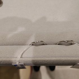 【ヴァンドーム青山(VENDOME AOYAMA)の口コミ】 結婚指輪のデザインとしてはよく見るタイプのデザインですが、ダイヤがキ…