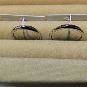 【TRECENTI(トレセンテ)の口コミ】 マリッジリングのつけ心地の良さと担当の方が一緒に似合ってるから考えて…