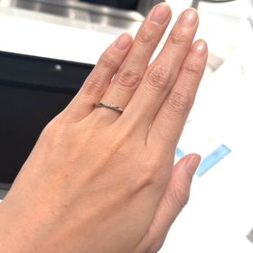 【ティファニー(Tiffany & Co.)の口コミ】 シンプルなデザインなものを見させていただきました。1枚目の写真のものは…
