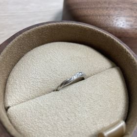 【COLANY(コラニー)の口コミ】 デザインがとても女性らしく綺麗で一目惚れをしました。指も綺麗に見える…