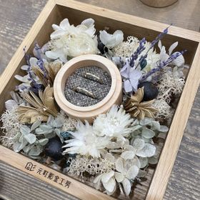 【鎌倉彫金工房の口コミ】 沢山あるサンプルを実際に付けたりしながら色、デザイン、太さを決めまし…