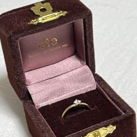 【ete(エテ)の口コミ】 私の小さい短い指にも似合う指輪を常に探しておりました。細くて華奢な指…