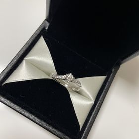 【エクセルコダイヤモンド(EXELCO DIAMOND)の口コミ】 旦那さんセレクトで、私に似合うというイメージで、ウェーブで幅が細めの…