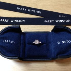【ハリー・ウィンストン(Harry Winston)の口コミ】 こんな高級な指輪は買ってもらえないと思っていたけれど、
一生に一度の機…