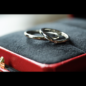 【カルティエ(Cartier)の口コミ】 婚約指輪もカルティエだったため、同じ店舗で購入。付け心地も重視してお…