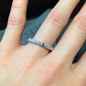 【エクセルコダイヤモンド(EXELCO DIAMOND)の口コミ】 人とは違ったエメラルドカットのダイヤのデザインを探していたので、イメ…