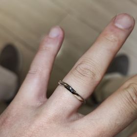 【アイプリモ(I-PRIMO)の口コミ】 妻の結婚指輪もシンプルなデザインの為、それに合わせる形としました。値…
