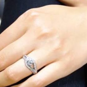 【ヴァン クリーフ＆アーペル(Van Cleef & Arpels)の口コミ】 他ブランドにはないデザインです。とても個性的で存在感があります。マリ…