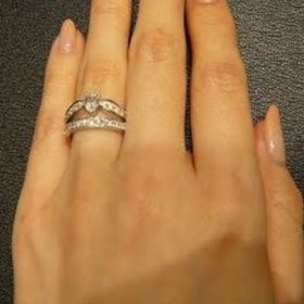 【ショーメ(CHAUMET)の口コミ】 他のメーカーにはない、とてもゴージャスなデザイン性。指輪の重ね付けを…
